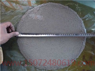 灌浆料直接从机器里出来的,流动度完全达到340,符合二类标准.jpg